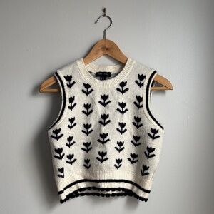 Tulip print knit vest
